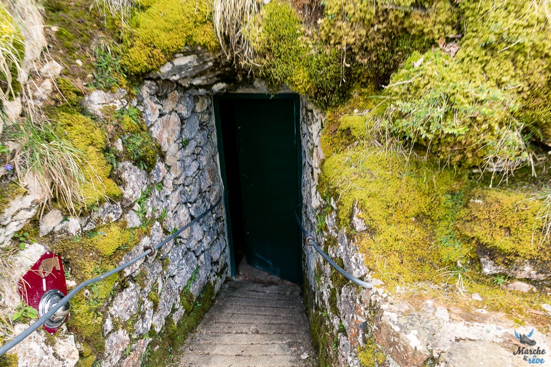 Entrée de la grotte de Dargilan